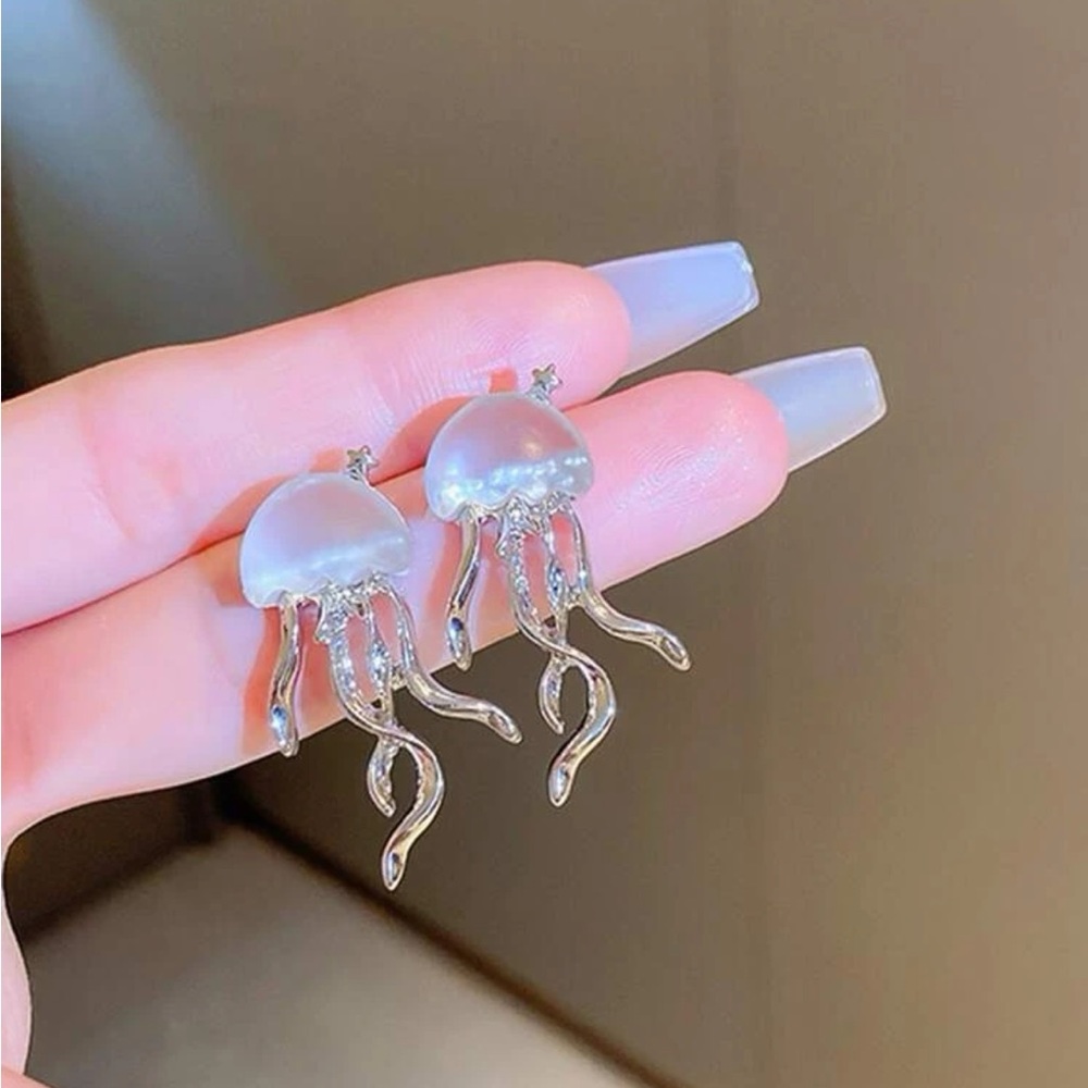 🛍️2/$20 Jellyfish Clear Stud Earrings, New